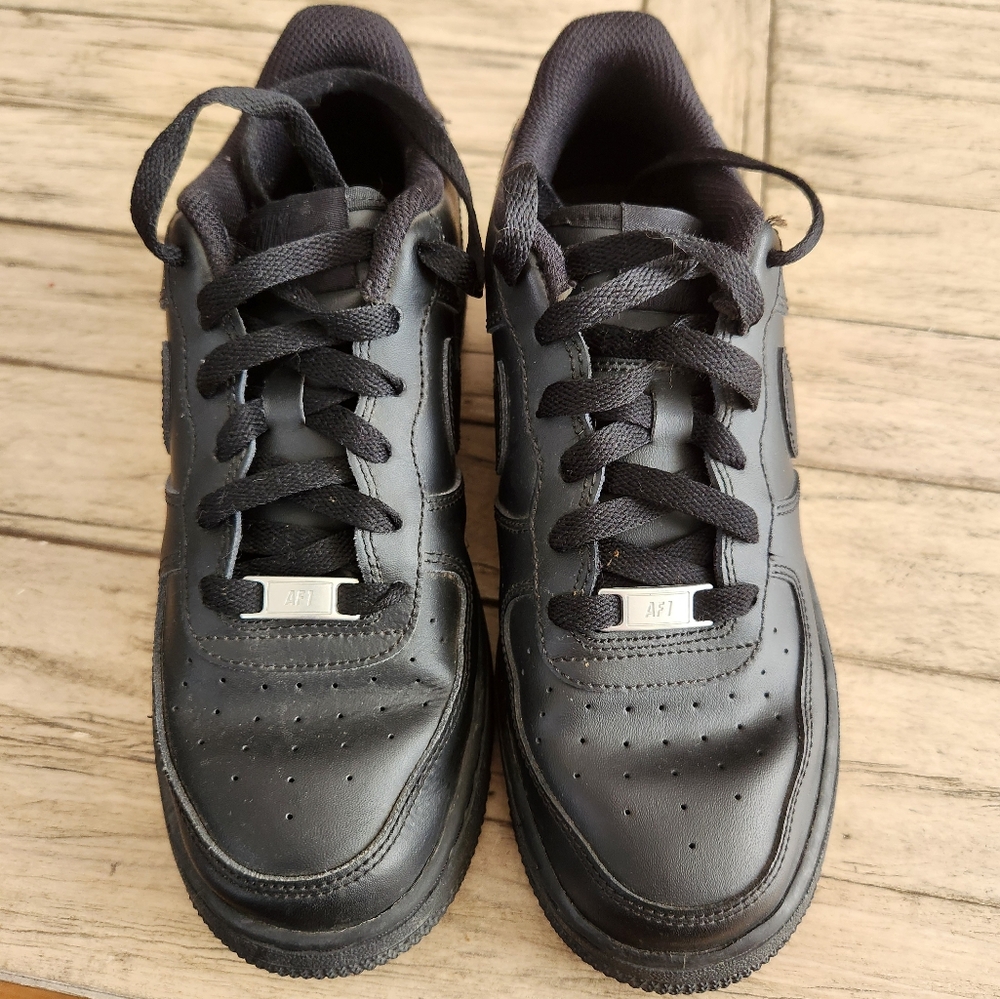 Nike Air Force 1  size 6.5 youth